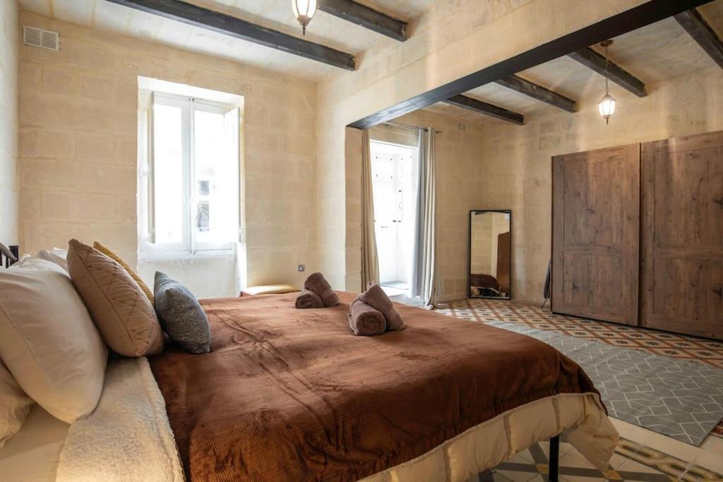 Chic, Stylish & Spacious Flat In Central Valletta Bagian luar foto