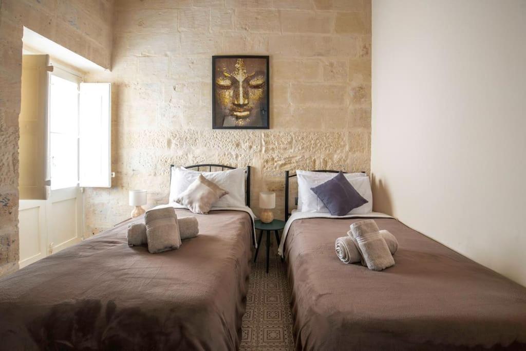 Chic, Stylish & Spacious Flat In Central Valletta Bagian luar foto