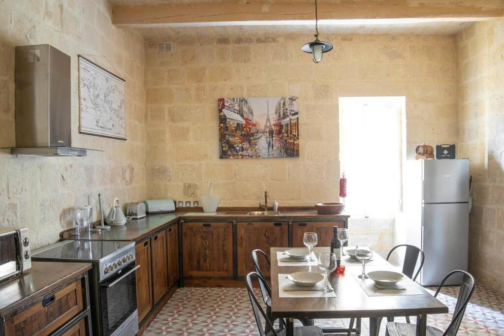 Chic, Stylish & Spacious Flat In Central Valletta Bagian luar foto