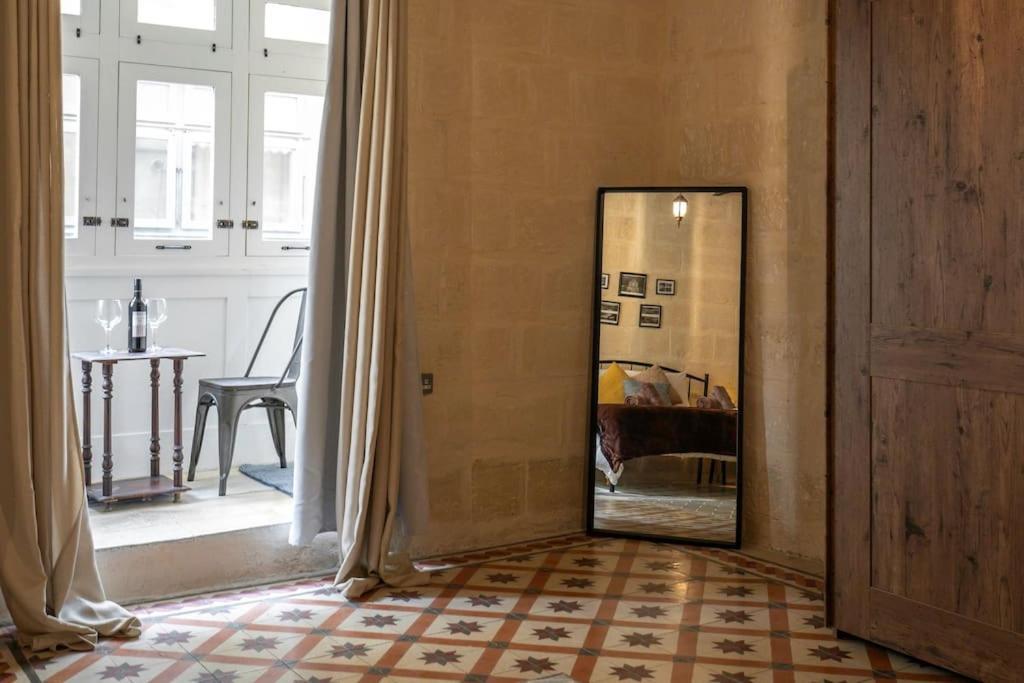 Chic, Stylish & Spacious Flat In Central Valletta Bagian luar foto
