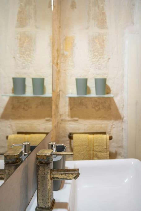 Chic, Stylish & Spacious Flat In Central Valletta Bagian luar foto