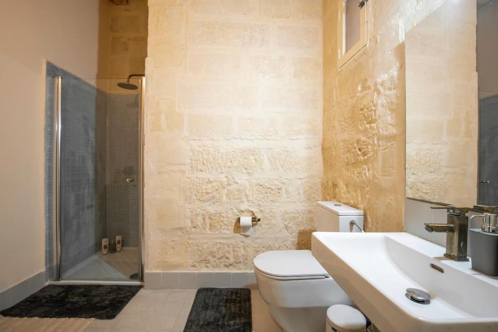 Chic, Stylish & Spacious Flat In Central Valletta Bagian luar foto