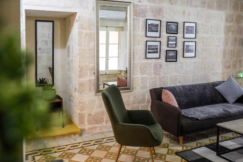 Chic, Stylish & Spacious Flat In Central Valletta Bagian luar foto