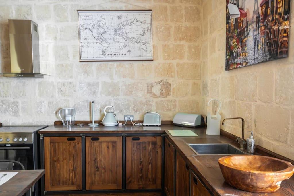 Chic, Stylish & Spacious Flat In Central Valletta Bagian luar foto