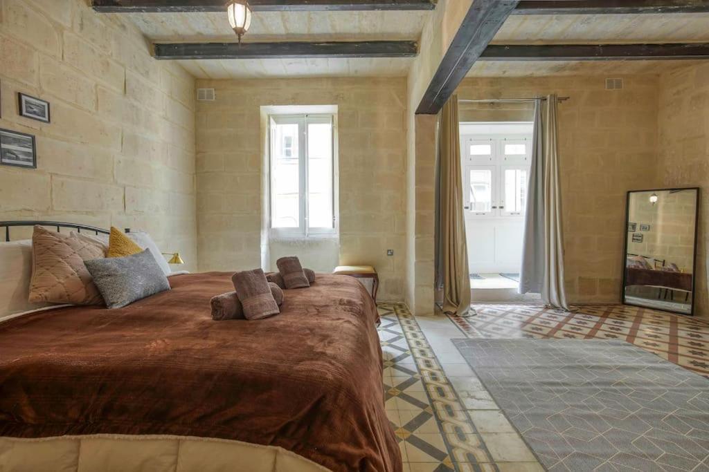 Chic, Stylish & Spacious Flat In Central Valletta Bagian luar foto