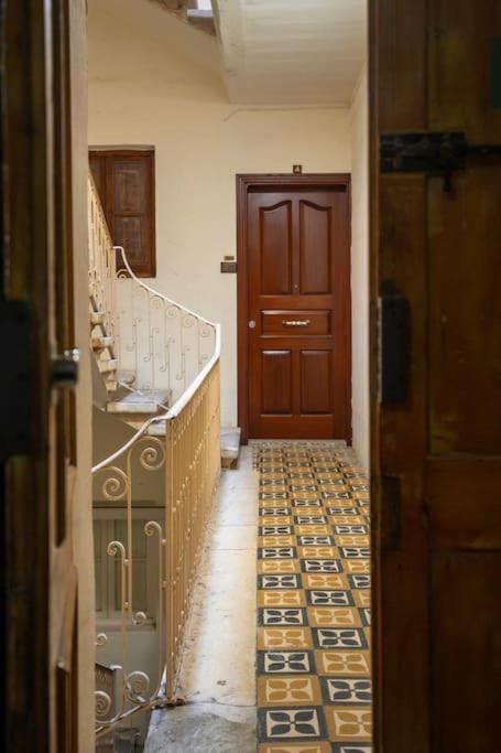 Chic, Stylish & Spacious Flat In Central Valletta Bagian luar foto